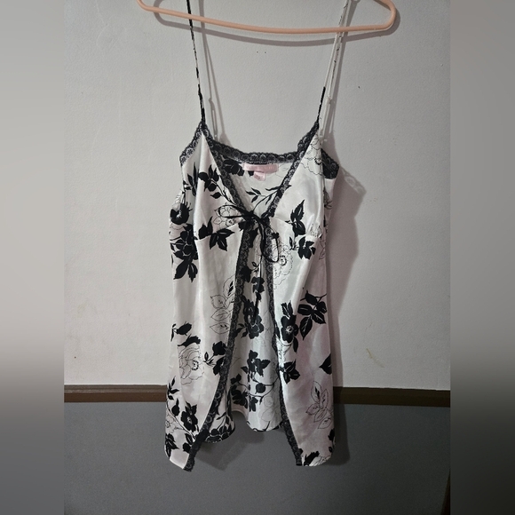 Victoria's Secret Other - Victoria’s Secret Babydoll Front Tie Closure Floral White Black Lace Large Y2K